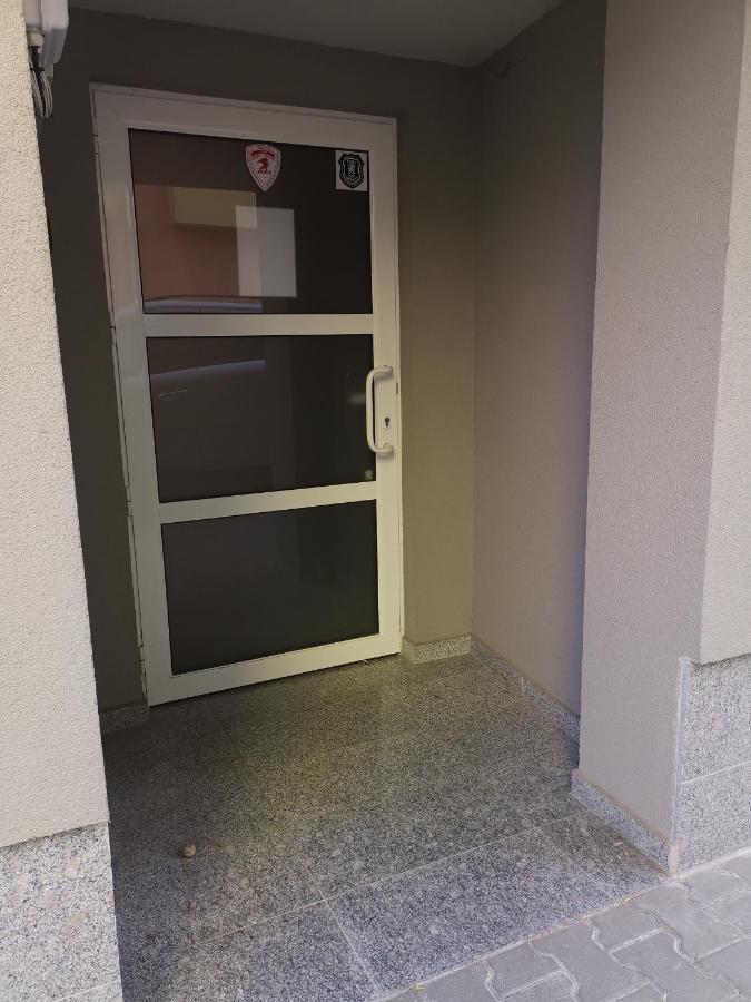 Apartment Near To Grand Hotel 플로브디프 외부 사진